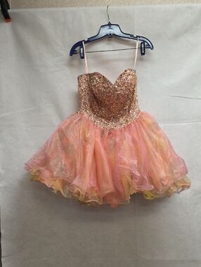 Women's Size 6 Sparkling Peach Iridescent Party Dress